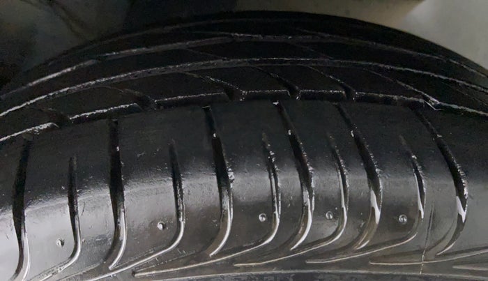 2014 Toyota Etios V, Petrol, Manual, 13,919 km, Left Rear Tyre Tread