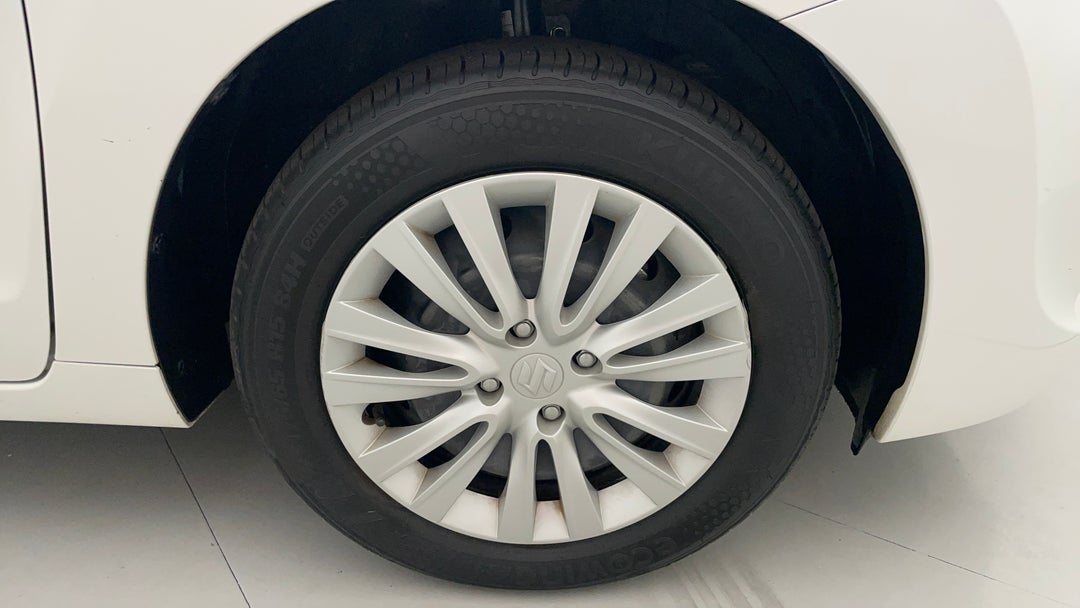 2021 Suzuki Baleno Gl, Automatic, 49470 km, Right Front Wheel