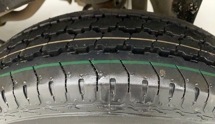 2011 Maruti Eeco 5 STR WITH A/C+HTR, Petrol, Manual, 36,244 km, Left Rear Tyre Tread