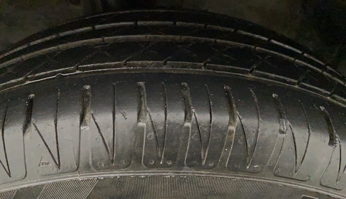 2011 Hyundai i20 SPORTZ 1.2, Petrol, Manual, 47,039 km, Left Front Tyre Tread