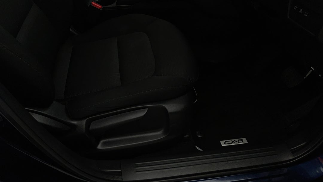 2021 Mazda CX-5 Maxx Sport (fwd), Automatic, 15357 km, Drivers Side Adjustment Panel