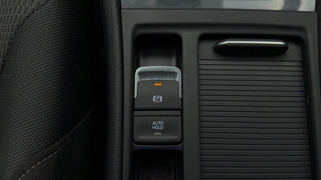 2017 Volkswagen Golf 110 Tsi Comfortline, Automatic, 50240 km, Handbrake