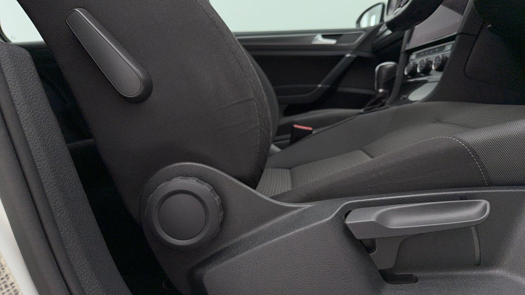 2017 Volkswagen Golf 110 Tsi Comfortline, Automatic, 50240 km, Drivers Side Adjustment Panel