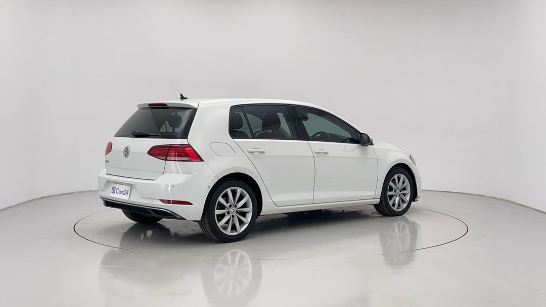 2017 Volkswagen Golf 110 Tsi Comfortline, Automatic, 50240 km, Right Back Diagonal (45- Degree) View