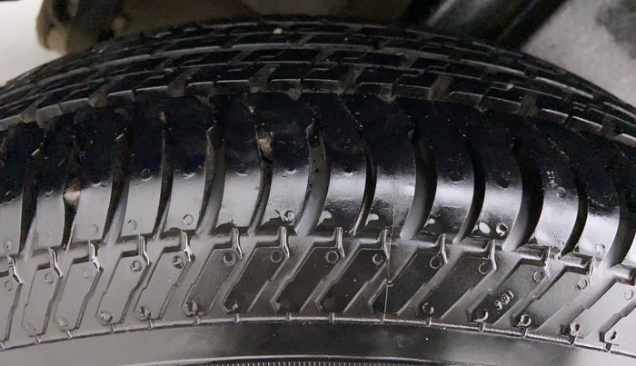 2012 Maruti Swift Dzire VXI, Petrol, Manual, 87,736 km, Right Rear Tyre Tread