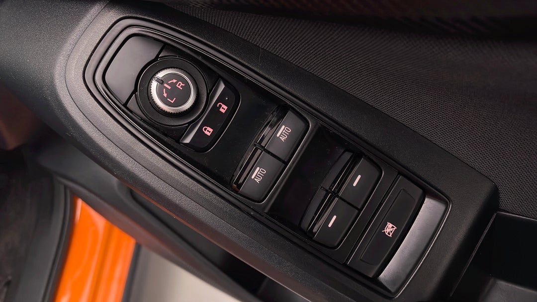 2018 Subaru XV 2.0i, Automatic, 35029 km, Drivers Side Door Panel Controls