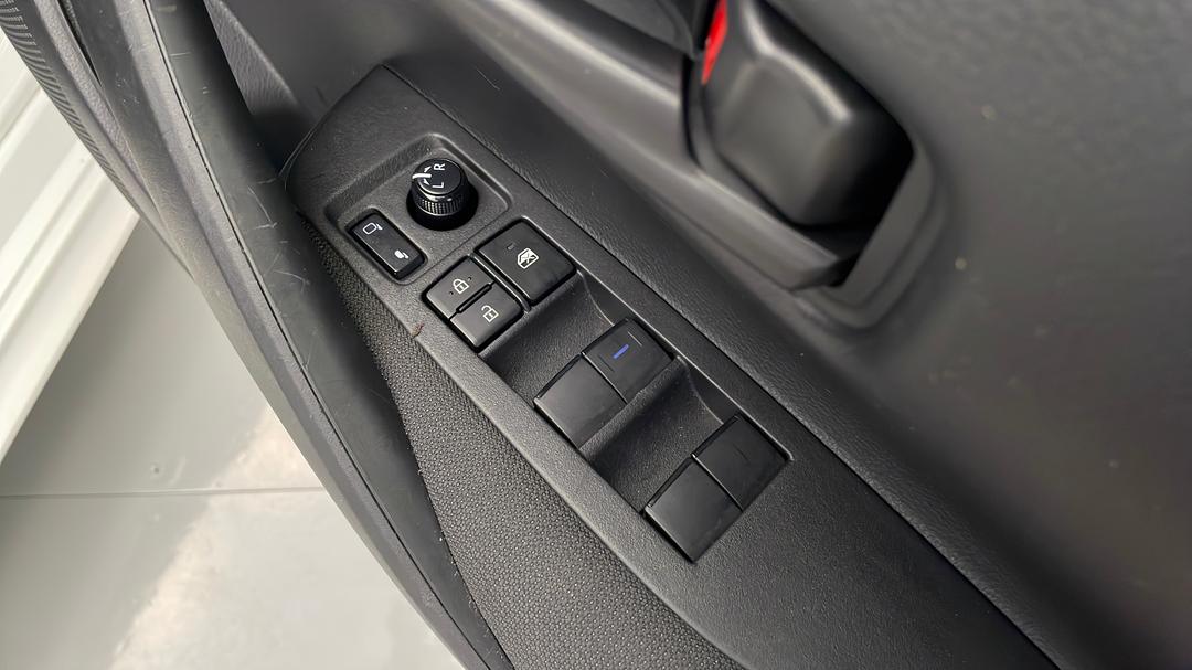 2018 Toyota Corolla Ascent Sport, Automatic, 16971 km, Drivers Side Door Panel Controls