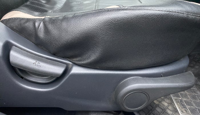 2015 Hyundai Grand i10 ASTA 1.2 KAPPA VTVT, Petrol, Manual, 87,072 km, Driver Side Adjustment Panel