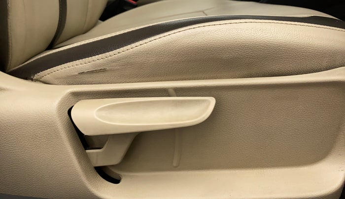 2015 Volkswagen Polo HIGHLINE1.5L DIESEL, Diesel, Manual, 87,811 km, Driver Side Adjustment Panel