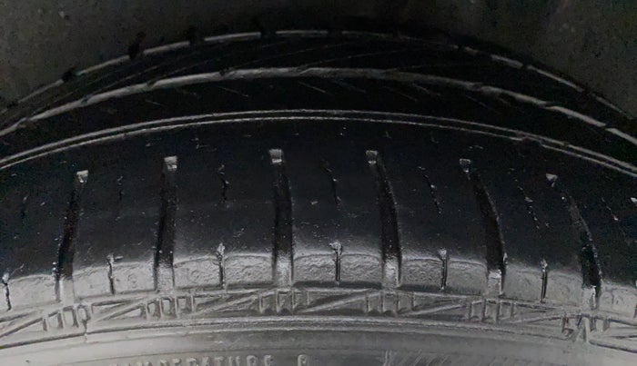 2015 Volkswagen Polo HIGHLINE1.5L DIESEL, Diesel, Manual, 87,811 km, Left Rear Tyre Tread