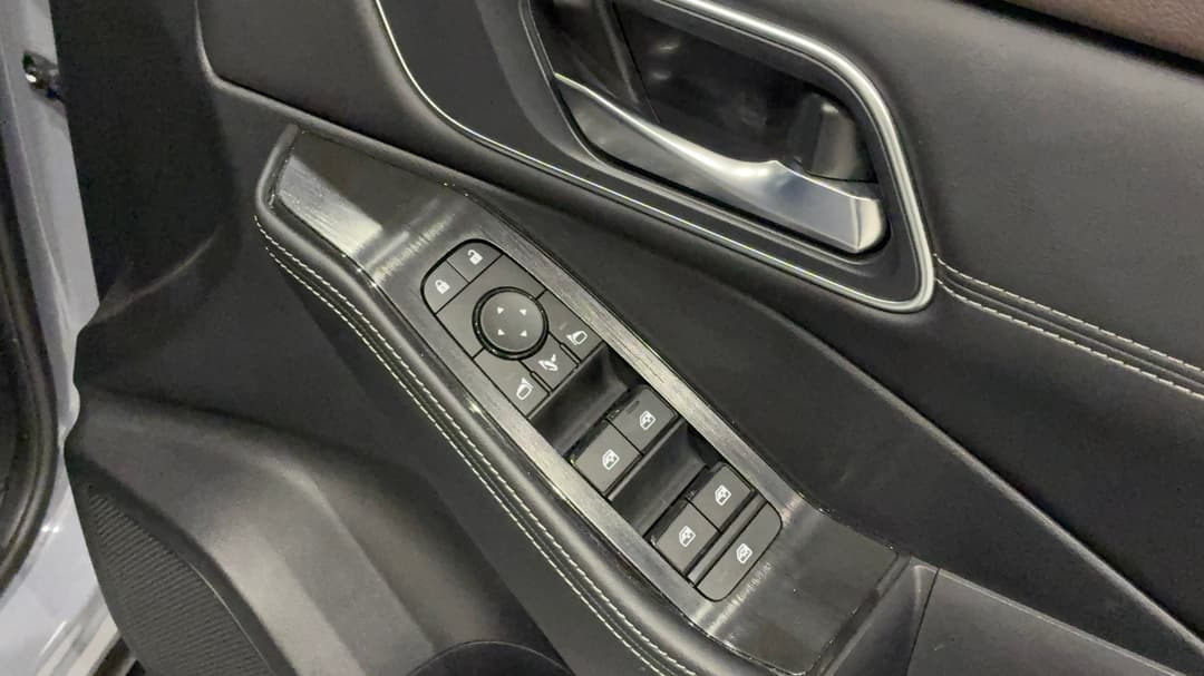 2024 Nissan X-trail St-l (2WD), Automatic, 20698 km, Drivers Side Door Panel Controls