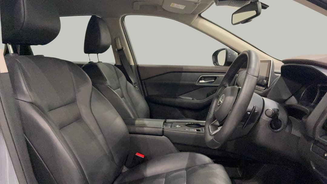 2024 Nissan X-trail St-l (2WD), Automatic, 20698 km, Right Side Front Door Cabin View