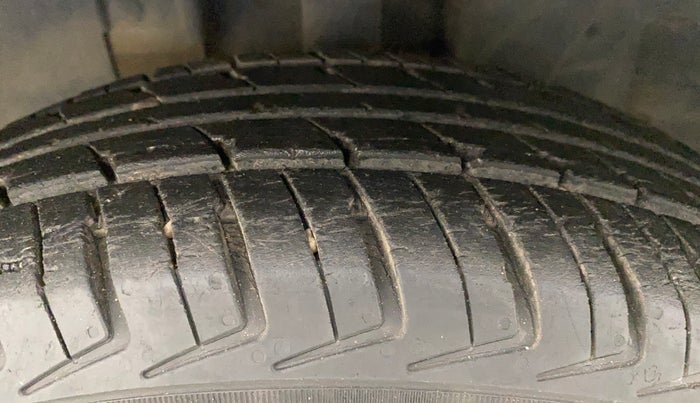 2018 Datsun Redi Go S 1.0, Petrol, Manual, 25,369 km, Left Front Tyre Tread