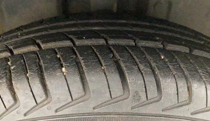 2018 Datsun Redi Go S 1.0, Petrol, Manual, 25,369 km, Right Front Tyre Tread