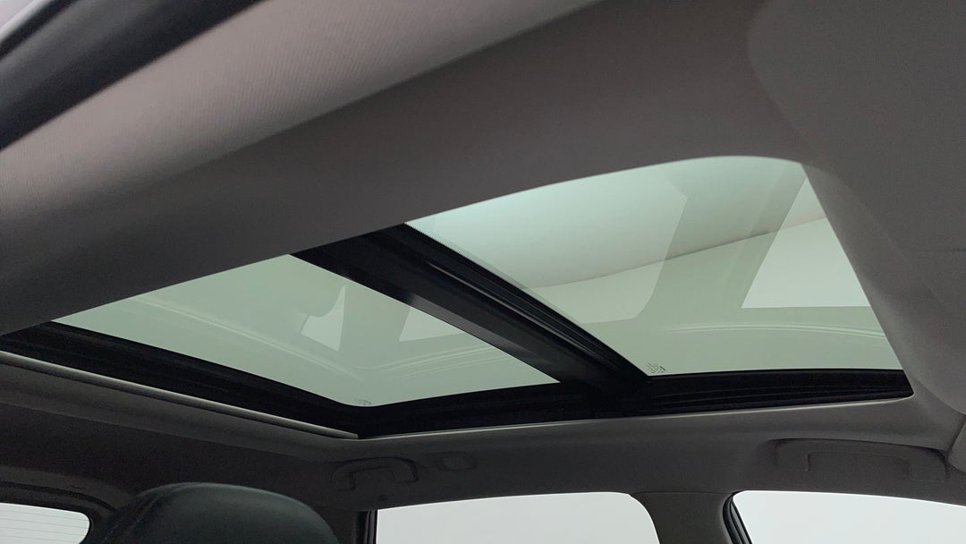 Interior Sunroof/Moonroof