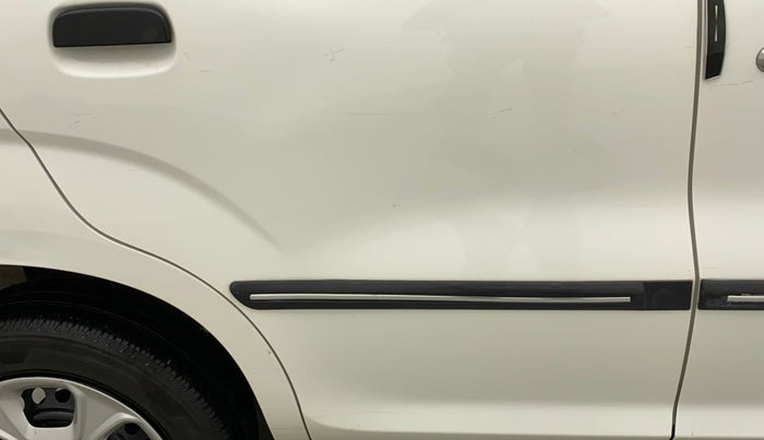 2021 Maruti S PRESSO VXI (O), Petrol, Manual, 15,360 km, Right rear door - Minor scratches
