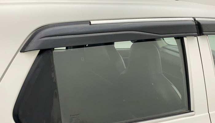 2021 Maruti S PRESSO VXI (O), Petrol, Manual, 15,360 km, Right rear door - Door visor damaged