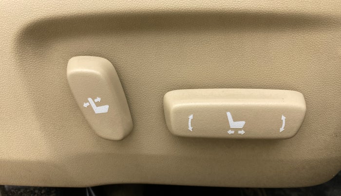 2018 Toyota YARIS VX CVT, Petrol, Automatic, 33,951 km, Driver Side Adjustment Panel