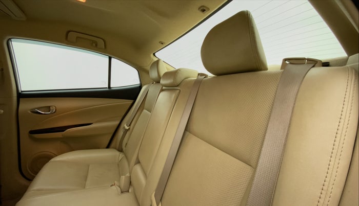 2018 Toyota YARIS VX CVT, Petrol, Automatic, 33,951 km, Right Side Rear Door Cabin