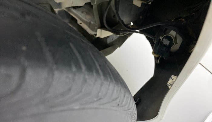 2018 Toyota YARIS VX CVT, Petrol, Automatic, 33,951 km, Right fender - Lining missing