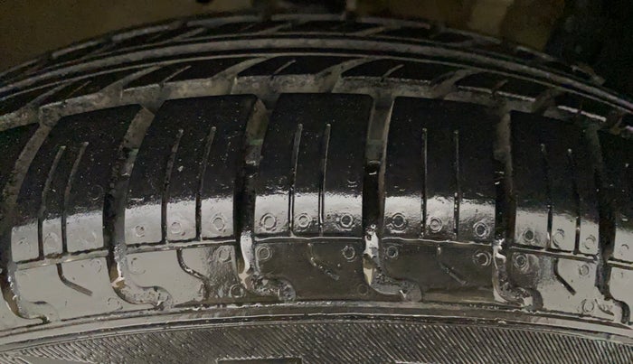 2013 Maruti Swift Dzire VDI, Diesel, Manual, 26,835 km, Left Rear Tyre Tread