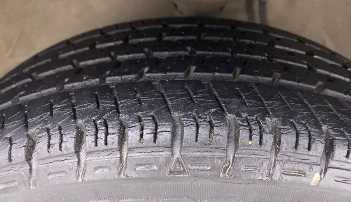2017 Maruti Alto K10 VXI P, Petrol, Manual, 11,116 km, Left Front Tyre Tread