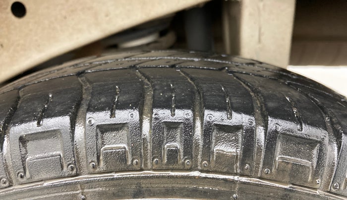 2019 Maruti Eeco 5 STR WITH A/C+HTR, Petrol, Manual, 23,120 km, Left Rear Tyre Tread