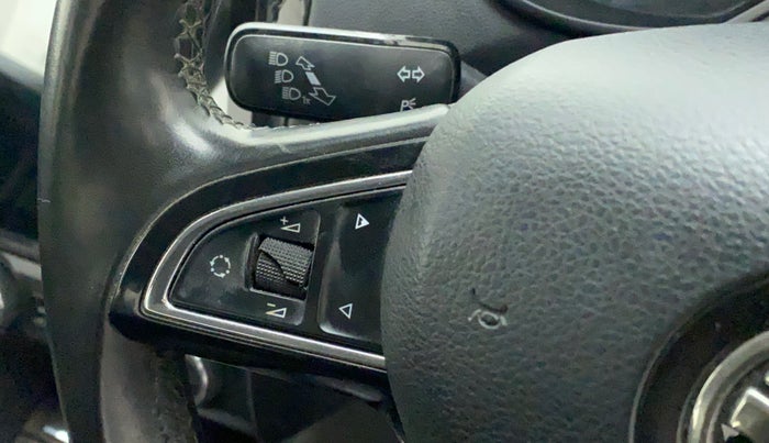 2015 Skoda Octavia AMBITION PLUS 1.4 TSI, Petrol, Manual, 94,128 km, Steering wheel - Sound system control has minor damage