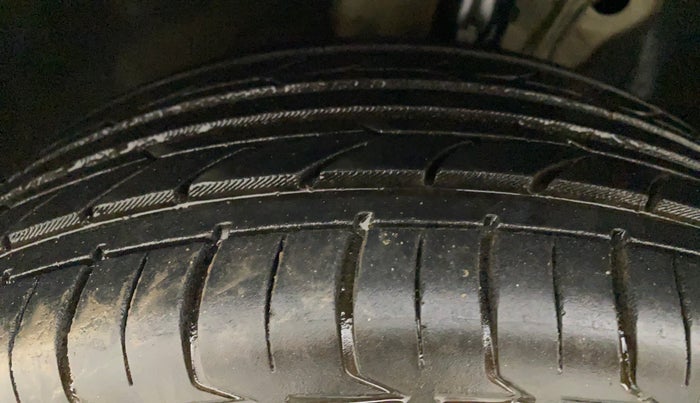 2015 Skoda Octavia AMBITION PLUS 1.4 TSI, Petrol, Manual, 94,128 km, Left Front Tyre Tread