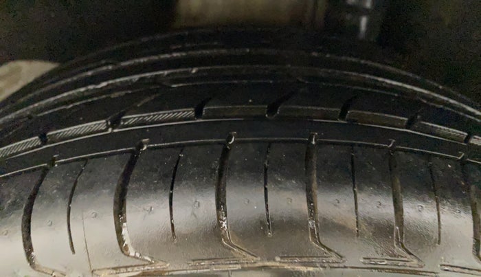 2015 Skoda Octavia AMBITION PLUS 1.4 TSI, Petrol, Manual, 94,128 km, Left Rear Tyre Tread