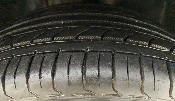 2015 Skoda Octavia AMBITION PLUS 1.4 TSI, Petrol, Manual, 94,128 km, Right Front Tyre Tread