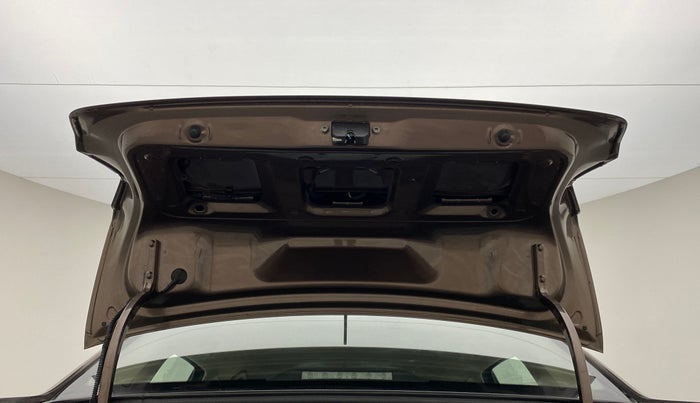 2017 Volkswagen Ameo COMFORTLINE 1.2, Petrol, Manual, 31,597 km, Boot Door Open