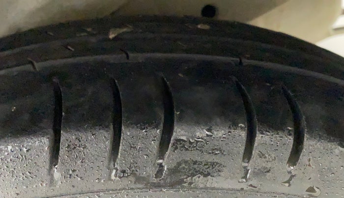 2016 Hyundai i10 SPORTZ 1.1, Petrol, Manual, 82,913 km, Left Rear Tyre Tread