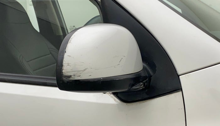 2016 Hyundai i10 SPORTZ 1.1, Petrol, Manual, 82,913 km, Right rear-view mirror - Cover has minor damage