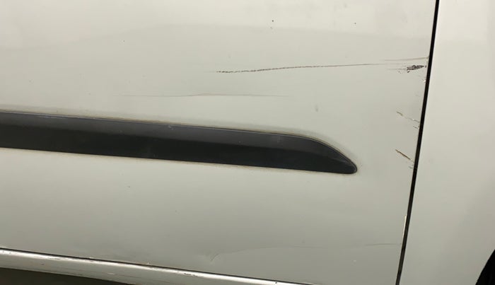 2016 Hyundai i10 SPORTZ 1.1, Petrol, Manual, 82,913 km, Driver-side door - Slightly rusted