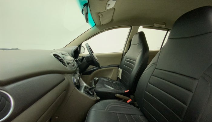 2016 Hyundai i10 SPORTZ 1.1, Petrol, Manual, 82,913 km, Right Side Front Door Cabin