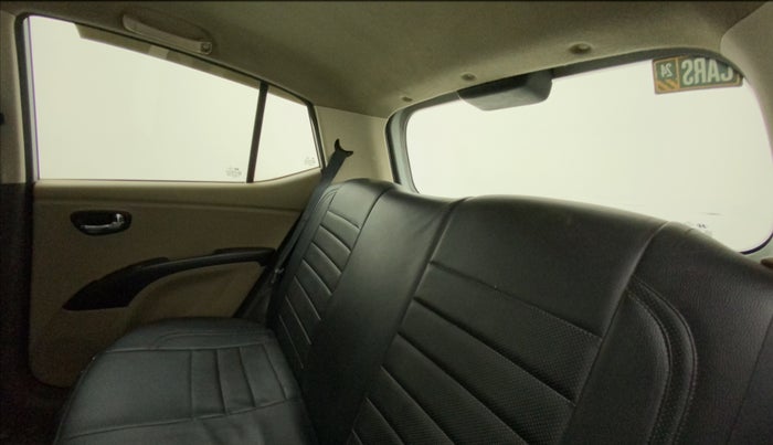 2016 Hyundai i10 SPORTZ 1.1, Petrol, Manual, 82,913 km, Right Side Rear Door Cabin