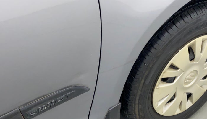2011 Maruti Swift VXI, Petrol, Manual, 61,138 km, Right fender - Minor scratches