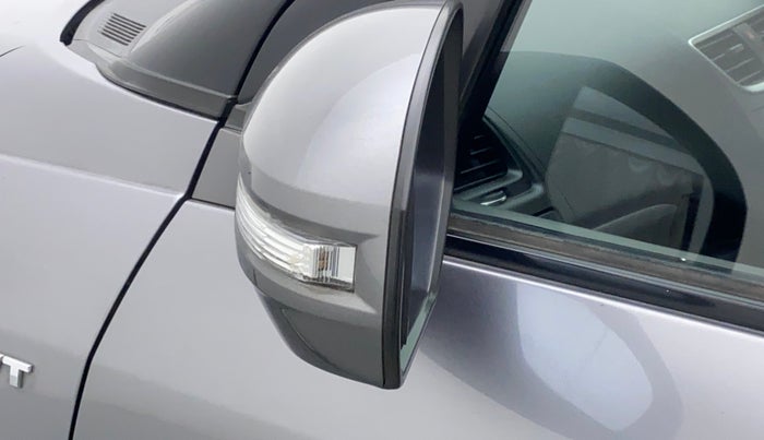 2011 Maruti Swift VXI, Petrol, Manual, 61,138 km, Left rear-view mirror - Indicator light not working