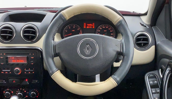 2014 Renault Duster RXZ DIESEL 110, Diesel, Manual, 75,871 km, Steering Wheel Close Up