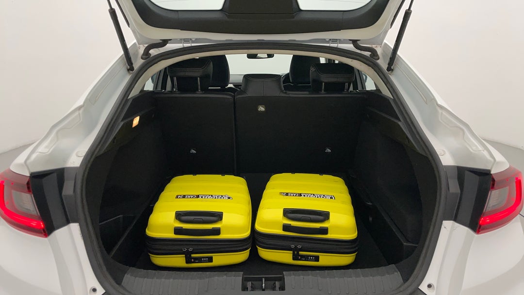 2023 Renault Arkana Zen, Automatic, 62451 km, Boot Inside View with Luggage