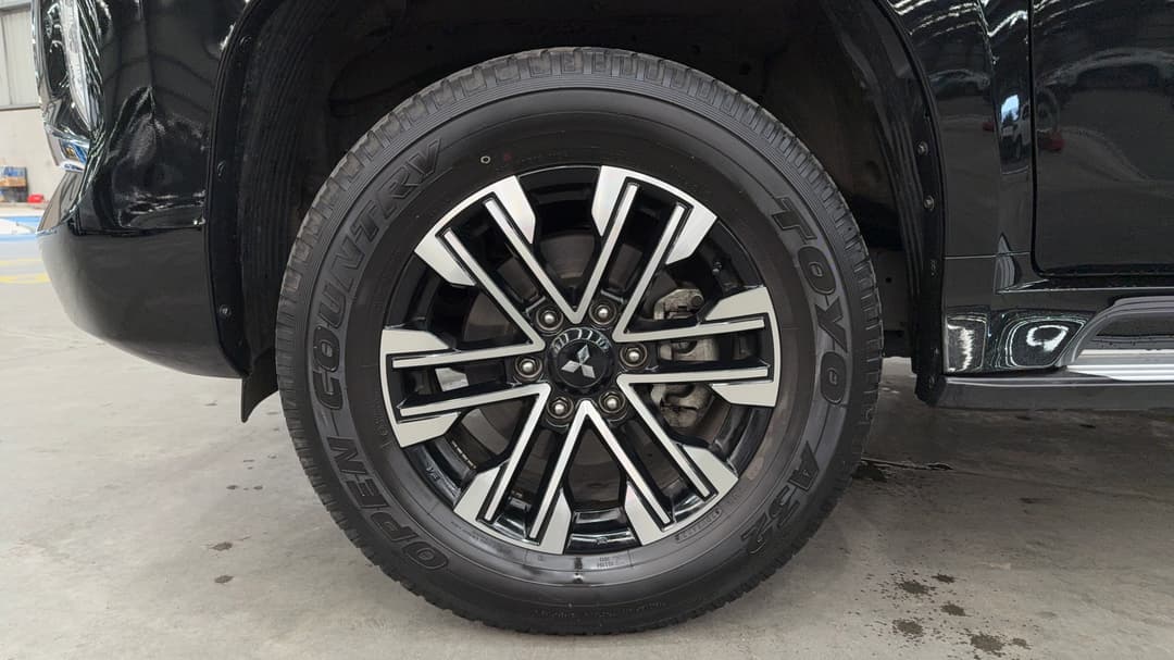 2023 Mitsubishi Pajero Sport Exceed (4WD) 7 Seat, Automatic, 22845 km, Left Front Wheel