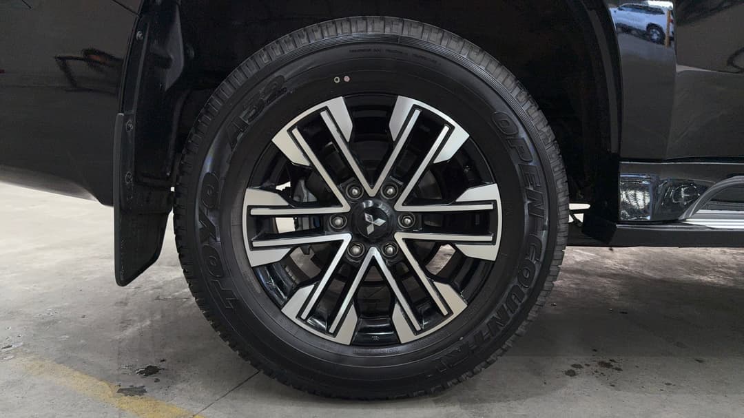 2023 Mitsubishi Pajero Sport Exceed (4WD) 7 Seat, Automatic, 22845 km, Right Rear Wheel