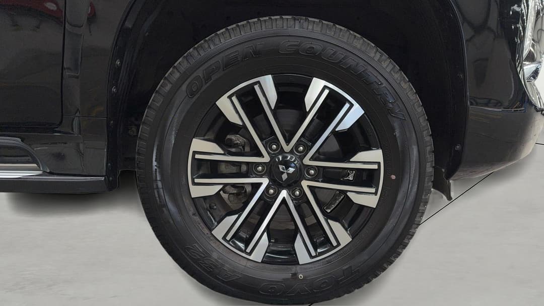 2023 Mitsubishi Pajero Sport Exceed (4WD) 7 Seat, Automatic, 22845 km, Right Front Wheel