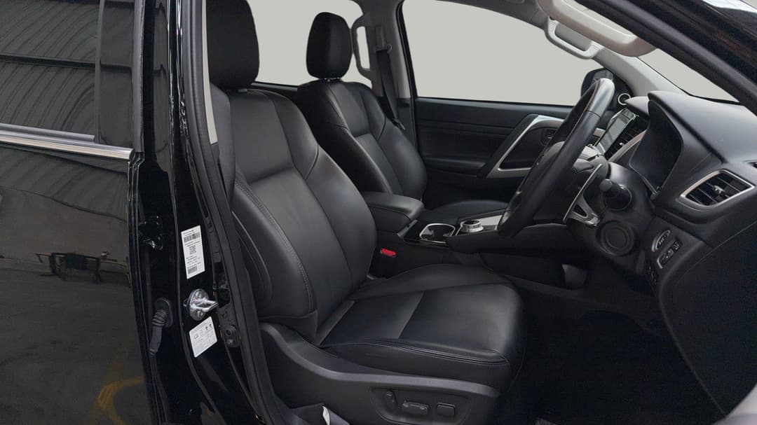 2023 Mitsubishi Pajero Sport Exceed (4WD) 7 Seat, Automatic, 22845 km, Right Side Front Door Cabin View
