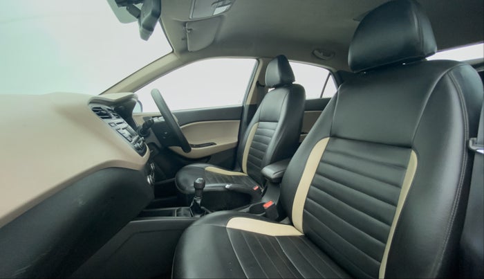 2014 Hyundai Elite i20 SPORTZ 1.2, Petrol, Manual, 62,262 km, Right Side Front Door Cabin View