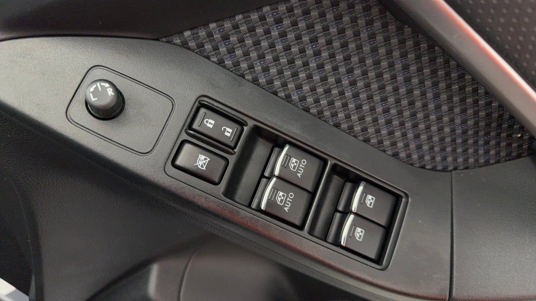 2017 Subaru Forester 2.5i-l, Automatic, 101094 km, Drivers Side Door Panel Controls