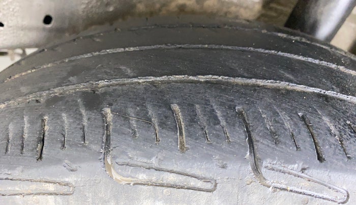 2017 Maruti Celerio VXI CNG D, CNG, Manual, 48,341 km, Left Rear Tyre Tread