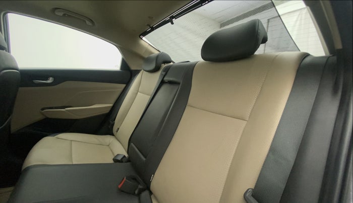2019 Hyundai Verna 1.6 VTVT SX O, Petrol, Manual, 20,542 km, Right Side Rear Door Cabin