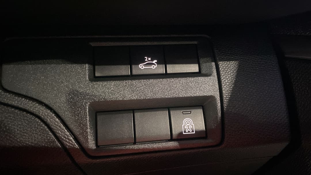 2017 Peugeot 3008 Gt Line, Automatic, 112548 km, Utility Switches/Buttons